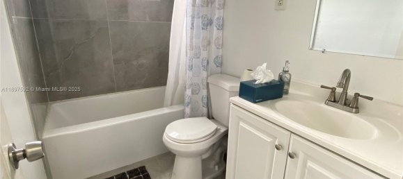 3 Schlafzimmer Villa in Miami, USA, Nr. 615143 10