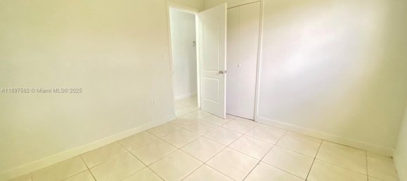 3 Schlafzimmer Villa in Miami, USA, Nr. 615143 8