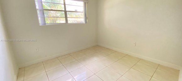 3 Schlafzimmer Villa in Miami, USA, Nr. 615143 9