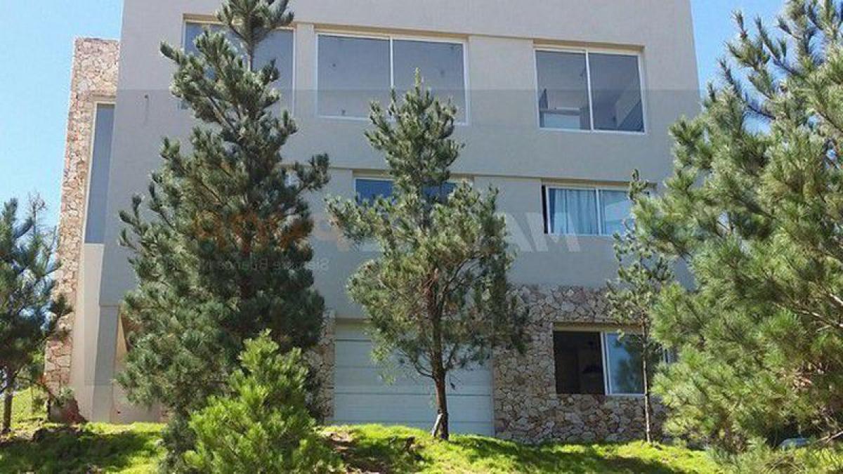 4 bedrooms House in Mar del Plata, Argentina No. 85753