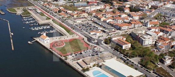 1611m² Commercial property in Gemeses, Portugal No. 66755 14