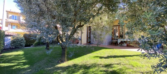 Villa de 4 dormitorios en Castegnato, Italy No. 365604 13