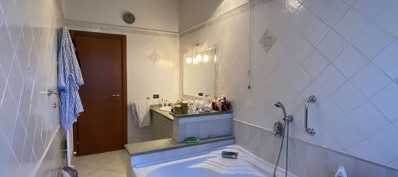 Villa de 4 dormitorios en Castegnato, Italy No. 365604 37