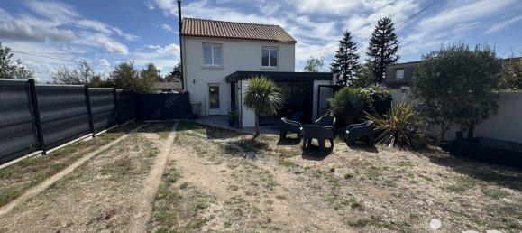 Casa de 3 dormitorios en Coueron, France No. 360579 11