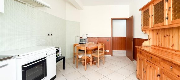 Apartamento de 4 habitaciónes en L'Aquila, Italy No. 288186 3