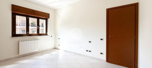Apartamento de 4 habitaciónes en L'Aquila, Italy No. 288186 19