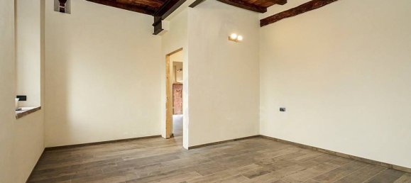 3 bedrooms House in Merone, Italy No. 187216 10