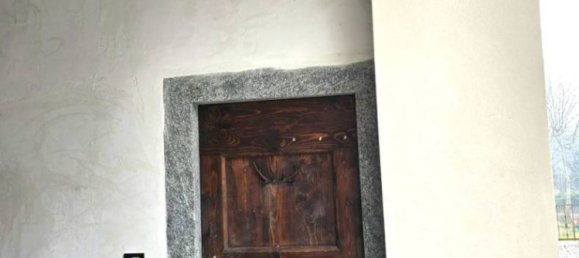 3 bedrooms House in Merone, Italy No. 187216 6