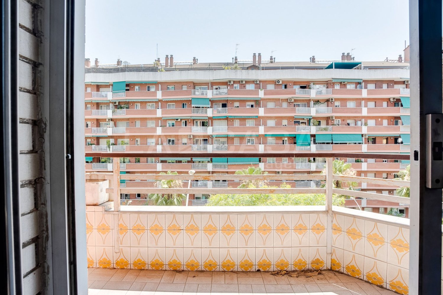 4 bedrooms Apartment in Horta-Guinardo, Spain No. 248738