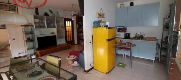 7 rooms Apartment in Montevarchi, Italy No. 229416 8