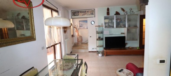 7 rooms Apartment in Montevarchi, Italy No. 229416 2