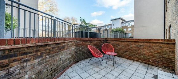 2 bedrooms Apartment in London, United Kingdom No. 7751 2