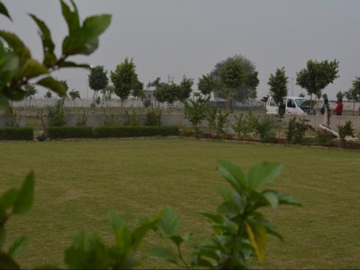  Land in Faridabad, India No. 32095