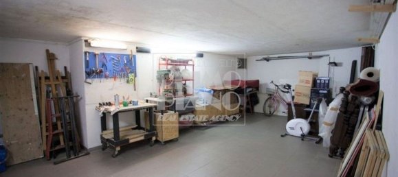 7 rooms Duplex in Lucca, Italy No. 11966 17