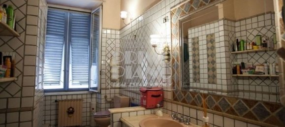 7 rooms Duplex in Lucca, Italy No. 11966 12