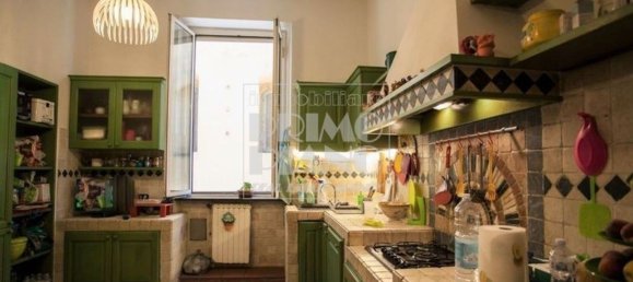 7 rooms Duplex in Lucca, Italy No. 11966 8