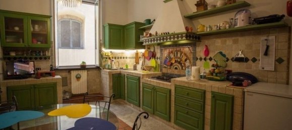7 rooms Duplex in Lucca, Italy No. 11966 10