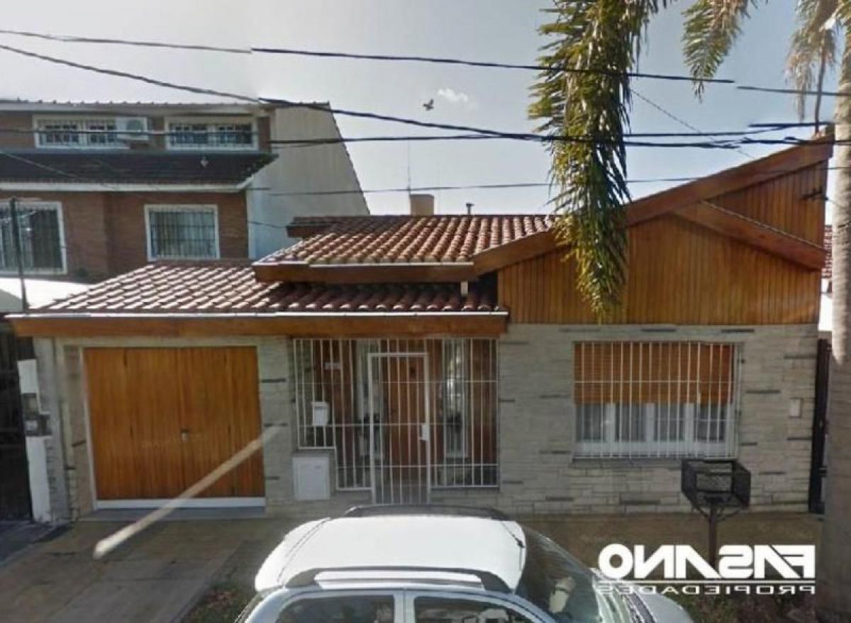 Дом с 3 спальнями в Висенте-Лопес, Аргентина № 4196