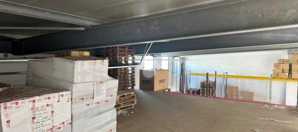 1-salle Entrepôt à Trento, Italy No. 43533 10