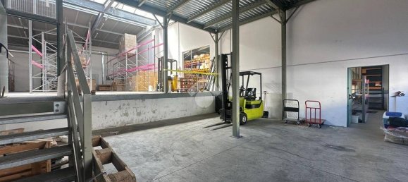 1-salle Entrepôt à Trento, Italy No. 43533 24