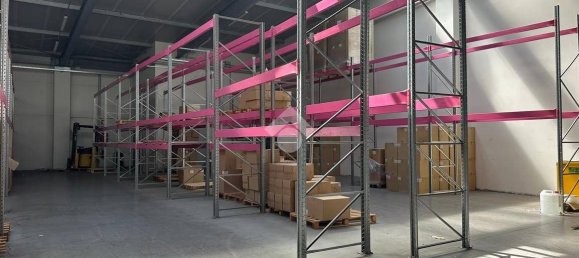 1-salle Entrepôt à Trento, Italy No. 43533 21