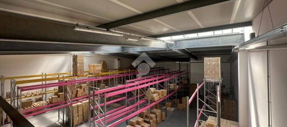 1-salle Entrepôt à Trento, Italy No. 43533 2