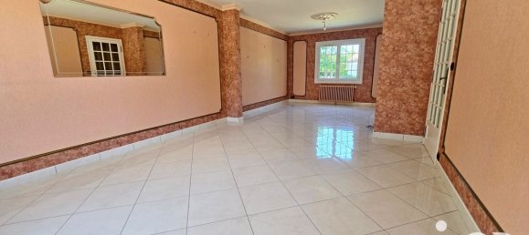 Casa de 4 dormitorios en Le Poinconnet, France No. 277687 8