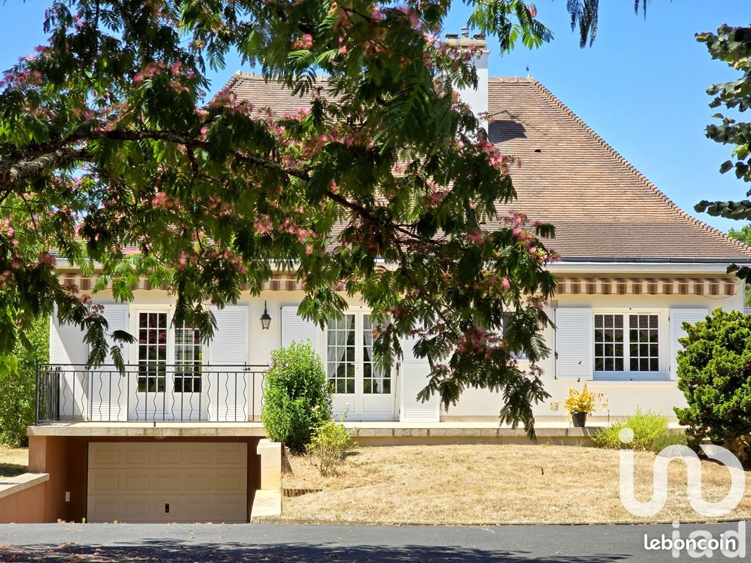 Casa de 4 dormitorios en Le Poinconnet, France No. 277687