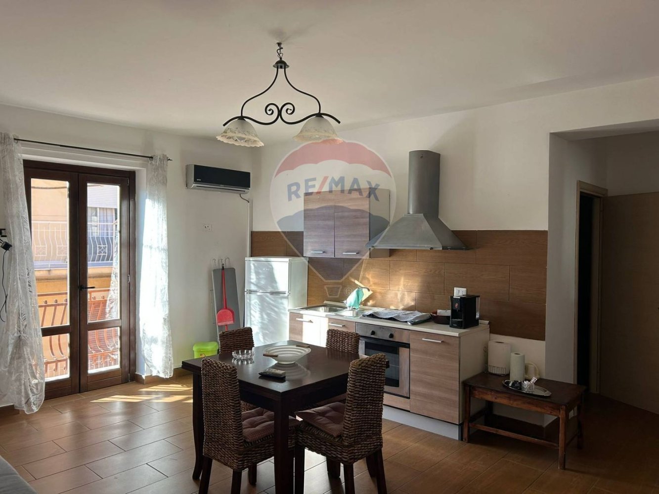 Casa de 5 dormitorios en Favara, Italy No. 381390