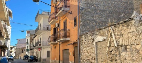 Casa de 5 dormitorios en Favara, Italy No. 381390 4