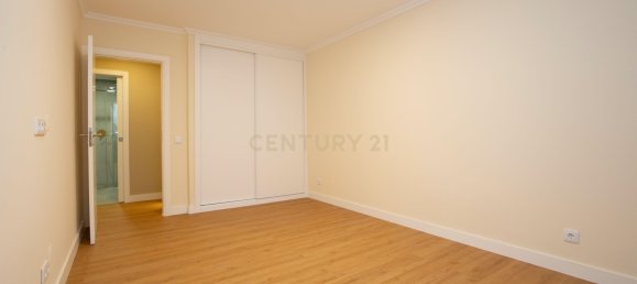 3 bedrooms Apartment in Cascais, Portugal No. 121033 14