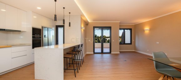 3 bedrooms Apartment in Cascais, Portugal No. 121033 5