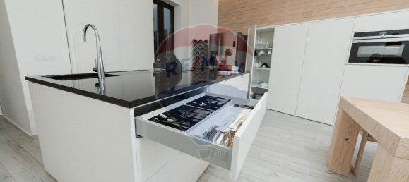 3 bedrooms House in Porto, Portugal No. 24218 9