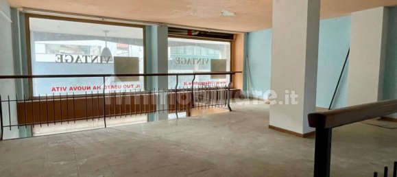 2-salle Propriété commerciale à Schio, Italy No. 54714 6
