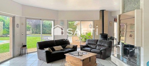 5 bedrooms House in Arsac, France No. 341214 6