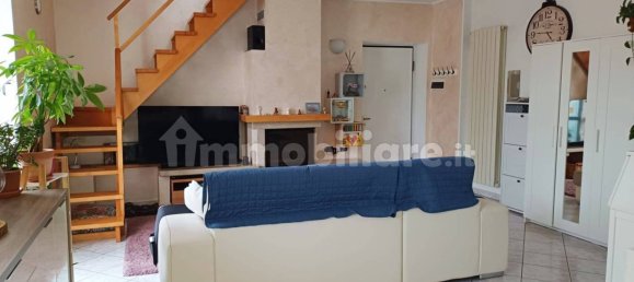 Dúplex de 1 dormitorio en Varese, Italy No. 380032 2