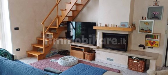 Dúplex de 1 dormitorio en Varese, Italy No. 380032 3