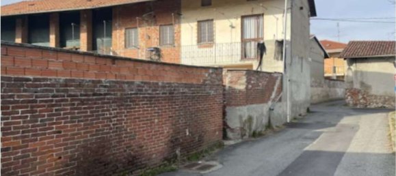 Casa de 4 habitaciónes en Mazzè, Italy No. 212294 2