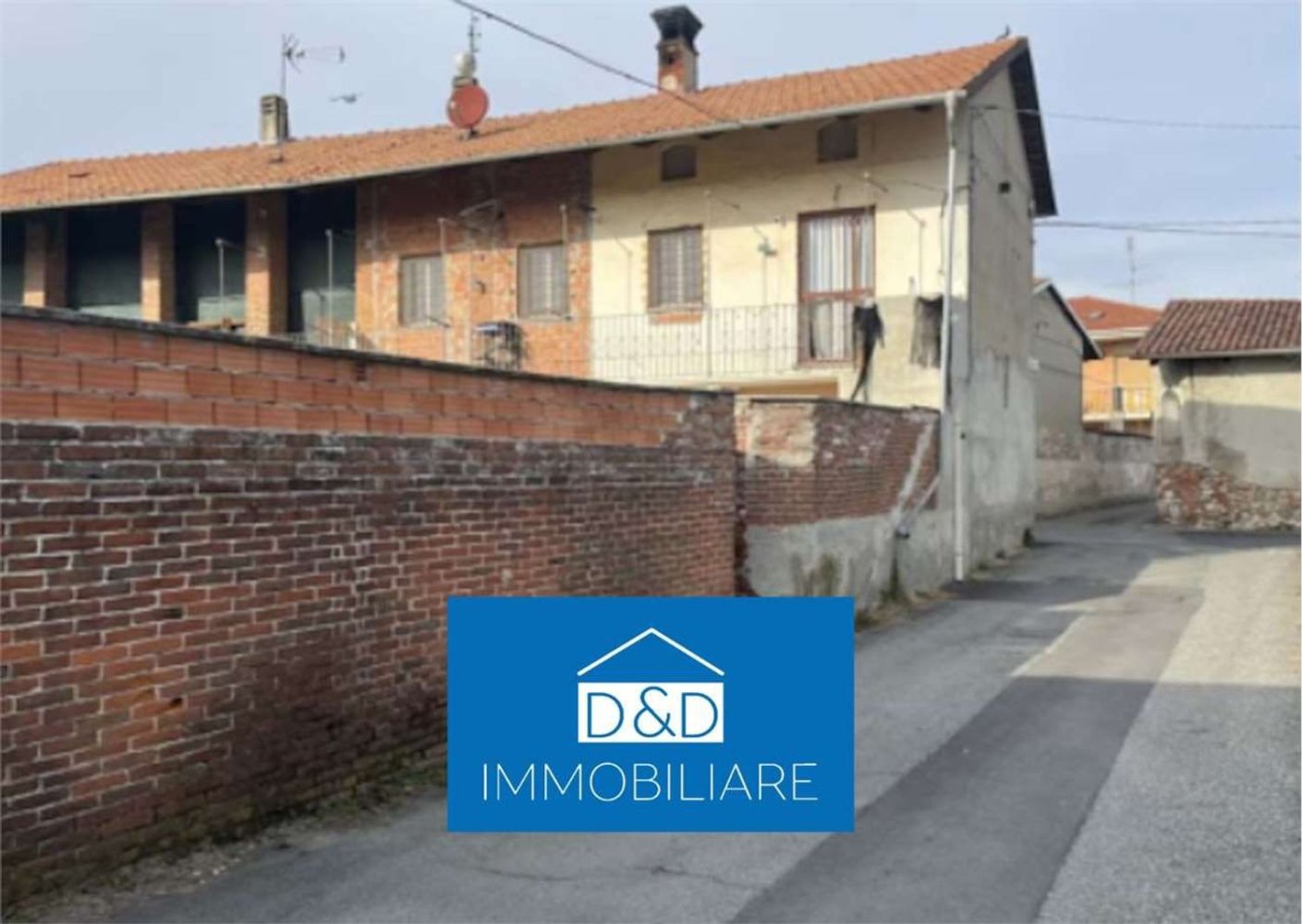 Casa de 4 habitaciónes en Mazzè, Italy No. 212294