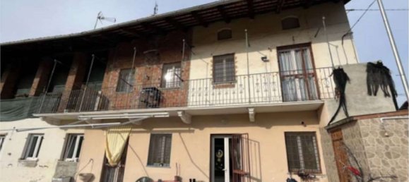 Casa de 4 habitaciónes en Mazzè, Italy No. 212294 4