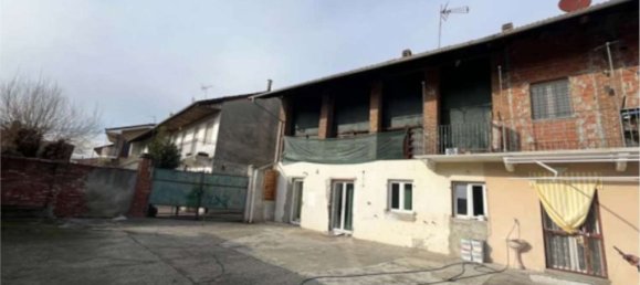 Casa de 4 habitaciónes en Mazzè, Italy No. 212294 3
