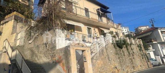 3 bedrooms House in Sanremo, Italy No. 175634 3