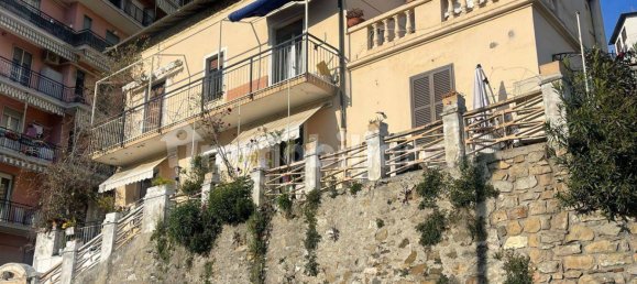 3 bedrooms House in Sanremo, Italy No. 175634 2