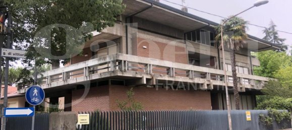 6 bedrooms Villa in Solarolo, Italy No. 351398 11