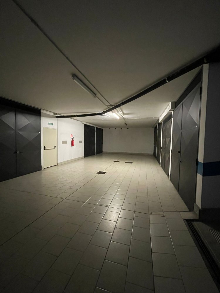 Garaje en Turin, Italy 27 m² No. 171502