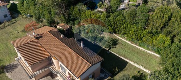 Дом с 14 комнатами в Коринальдо, Италия № 2270 27