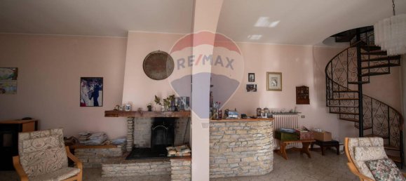 Дом с 14 комнатами в Коринальдо, Италия № 2270 11