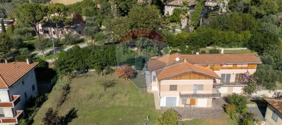 Дом с 14 комнатами в Коринальдо, Италия № 2270 2