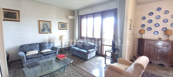 3 bedrooms Apartment in Florence, Italy No. 211393 8