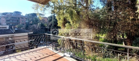 3 rooms Apartment in Rome, Italy No. 35988 11